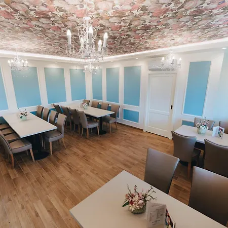 Dobay Panzio W Private Bathroom By Nw Bed & Breakfast Halasztelek