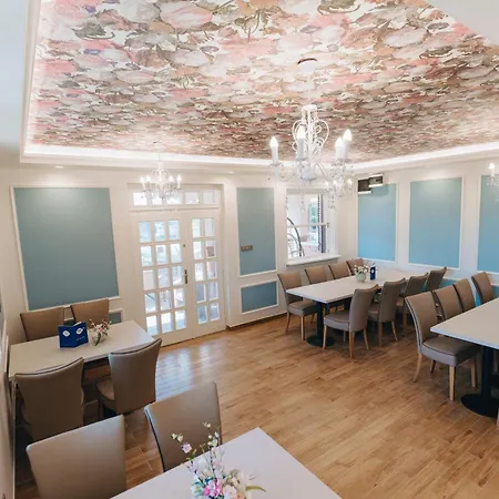 Bed & Breakfast Dobay Panzio W Private Bathroom By Nw