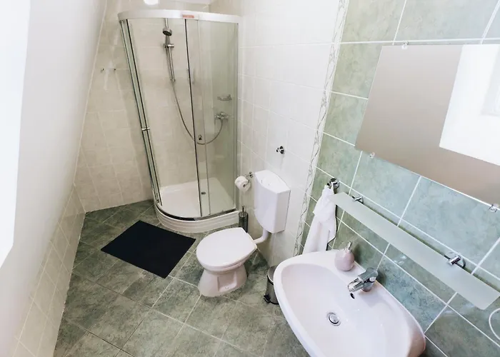 Dobay Panzio W Private Bathroom By Nw 3* Hermina-major