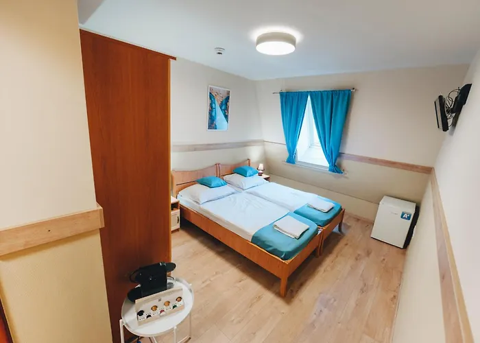 Frühstückspension Dobay Panzio W Private Bathroom By Nw 3*