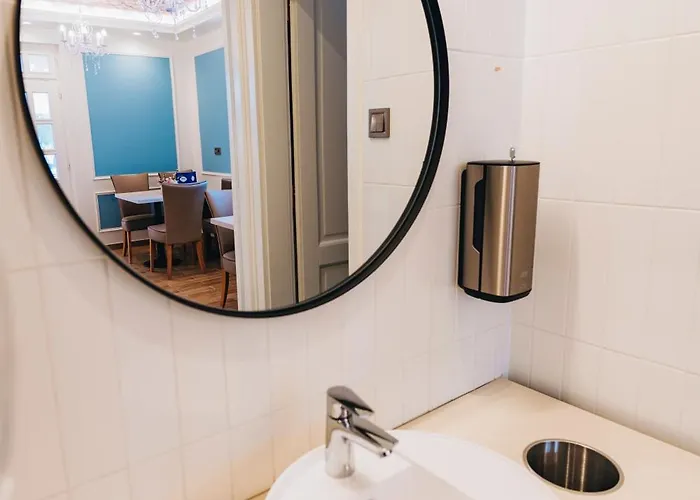 Dobay Panzio W Private Bathroom By Nw 3*