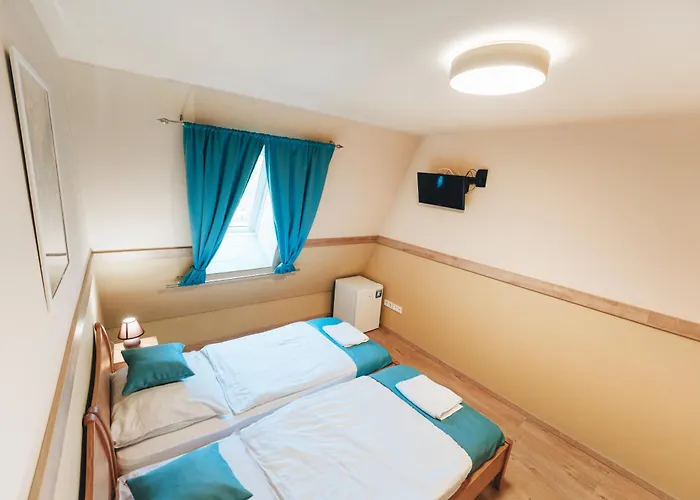 Dobay Panzio W Private Bathroom By Nw Hermina-major