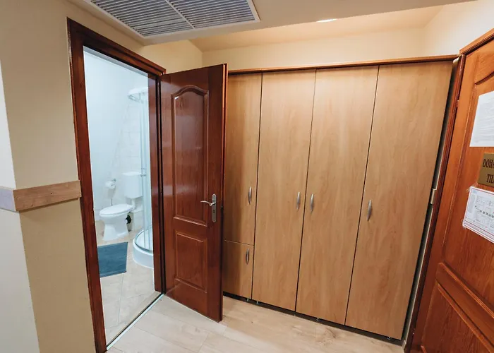 Dobay Panzio W Private Bathroom By Nw B&B 3*