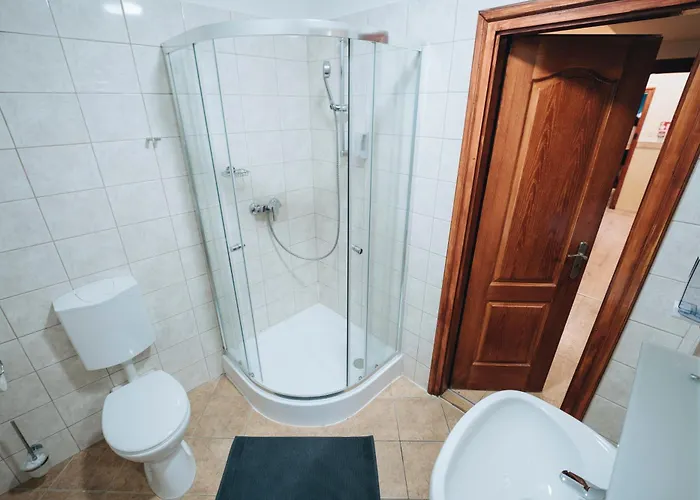 Dobay Panzio W Private Bathroom By Nw 3* Hermina-major